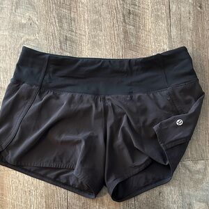 Lululemon - size 6